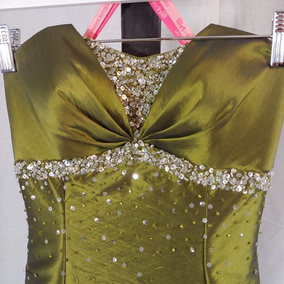 Maggie Sottero Ball Gown 2 - Picture 2 of 8